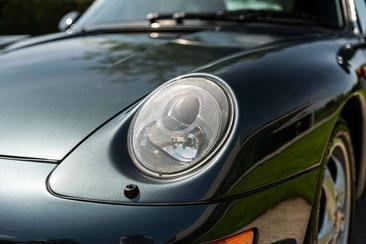 Porsche 993 Carrera 2 — photo 14