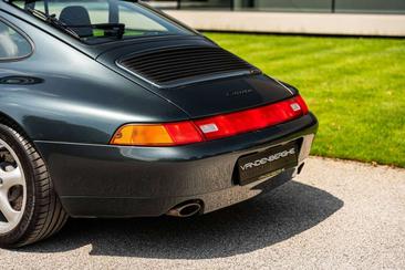 Porsche 993 Carrera 2 — photo 19