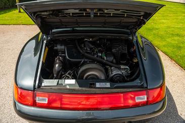 Porsche 993 Carrera 2 — photo 21