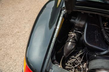 Porsche 993 Carrera 2 — photo 22