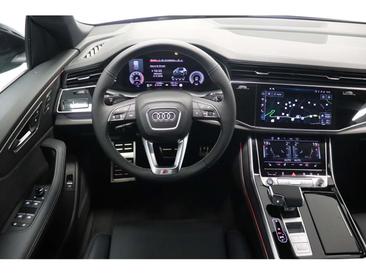 Audi Q8 55 TFSI — photo 13