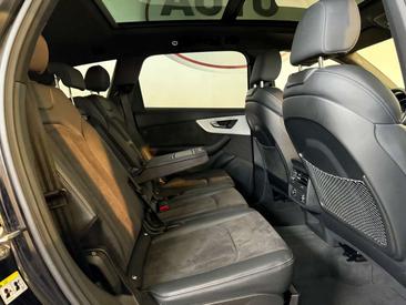 Audi SQ7 4.0 TDI — photo 20