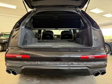 Audi SQ7 4.0 TDI — photo 23