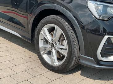 Audi Q3 S Line 40 TDI — photo 9
