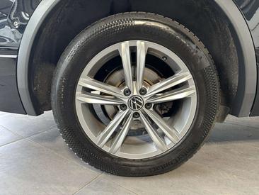 Volkswagen TIGUAN 4Motion R-Line — photo 4