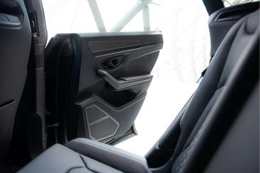 Lamborghini Urus — photo 7
