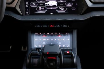 Lamborghini Urus — photo 12