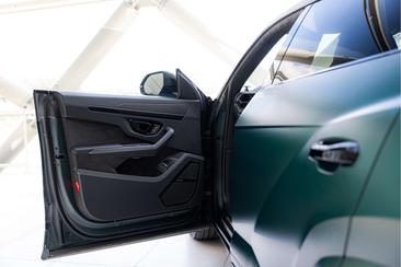 Lamborghini Urus — photo 16