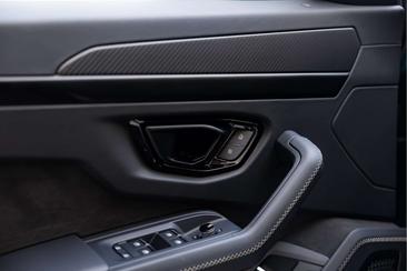 Lamborghini Urus — photo 18