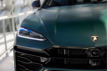 Lamborghini Urus — photo 41