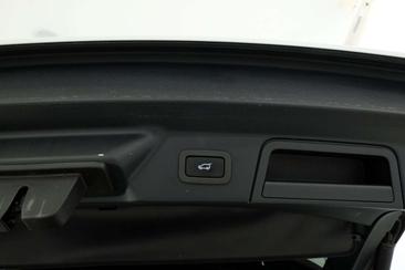Land Rover Range Rover Velar 2.0 D I4 204 R-Dynamic S 4WD Auto — photo 9