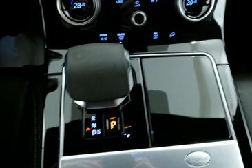 Land Rover Range Rover Velar 2.0 D I4 204 R-Dynamic S 4WD Auto — photo 16