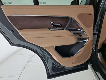 Land Rover Range Rover D250 — photo 21