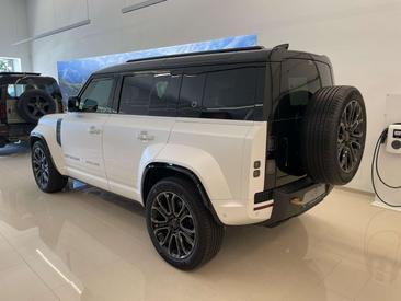Land Rover Defender Blanc P635 OCTA AWD Auto. 26MY — photo 2