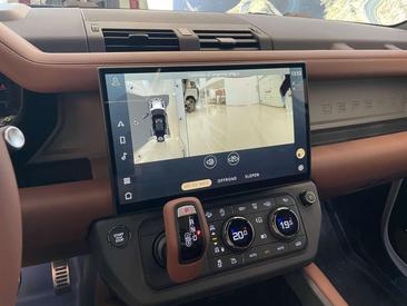 Land Rover Defender Blanc P635 OCTA AWD Auto. 26MY — photo 12