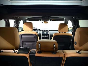 Land Rover Discovery D240 HSE — photo 12