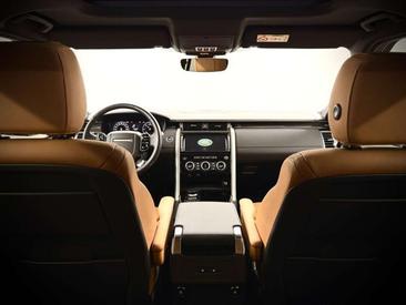 Land Rover Discovery D240 HSE — photo 14