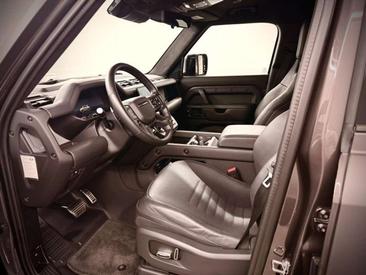 Land Rover Defender 110 Gris P635 OCTA AWD Auto. 25.5MY — photo 20
