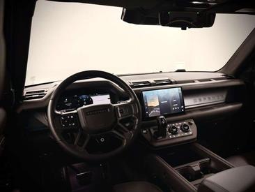 Land Rover Defender 110 Gris P635 OCTA AWD Auto. 25.5MY — photo 22