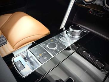 Land Rover Discovery D240 HSE — photo 27