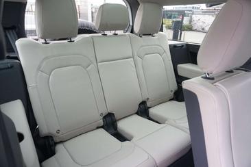 Land Rover Defender 130 First Edition P400 — photo 12