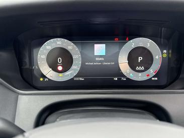 Land Rover Range Rover Velar Dynamic SE PANO+ACC D300 AWD — photo 21