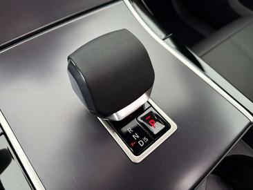 Land Rover Range Rover Velar Dynamic SE PANO+ACC D300 AWD — photo 22