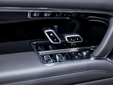 Land Rover Range Rover Autobiography 3.0 P550e PHEV — photo 27
