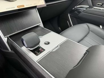 Land Rover Range Rover Autobiography P550e — photo 21