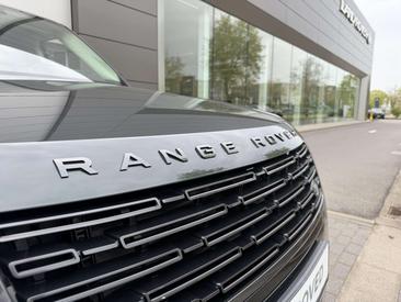 Land Rover Range Rover Autobiography P550e — photo 30