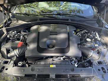 Land Rover Range Rover Velar D300 Dynamic SE — photo 10