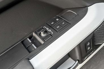 Land Rover Defender 90 SE 3.0 Diesel D250 — photo 18