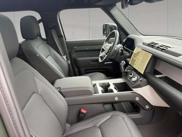 Land Rover Defender 110 D250 S AWD Auto 26MY Vert — photo 3