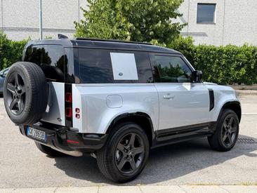 Land Rover Defender 90 X-Dynamic SE Awd 3.0d I6 Mhev 200cv — photo 3