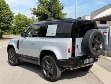 Land Rover Defender 90 X-Dynamic SE Awd 3.0d I6 Mhev 200cv — photo 5