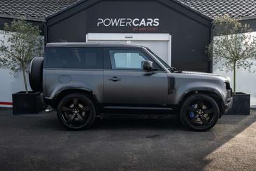 Land Rover Defender 110 V8 Carpathian Edition — photo 4