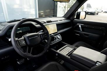 Land Rover Defender 110 V8 Carpathian Edition — photo 11