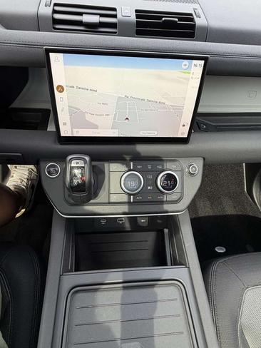 Land Rover Defender 90 X-Dynamic SE Awd 3.0d I6 Mhev 200cv — photo 14