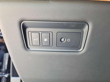 Land Rover Range Rover D300 — photo 15