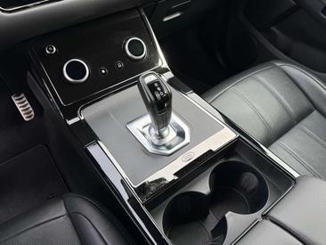 Land Rover Range Rover Evoque P300e R-Dynamic SE ACC MATRIX — photo 21