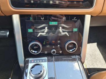 Land Rover Range Rover D300 — photo 26