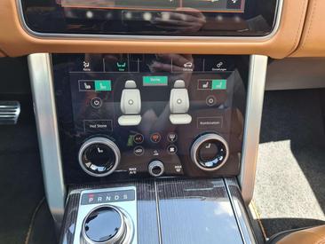 Land Rover Range Rover D300 — photo 27