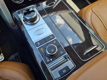 Land Rover Range Rover D300 — photo 29