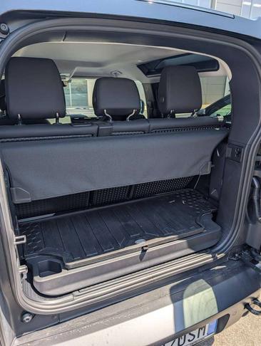Land Rover Defender 90 X-dynamic Se Awd 3.0d I6 Mhev 200cv Auto — photo 7