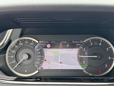 Land Rover Range Rover Evoque P300e R-Dynamic SE ACC MATRIX — photo 27