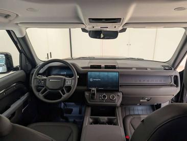 Land Rover Defender 90 X-dynamic Se Awd 3.0d I6 Mhev 200cv Auto — photo 9