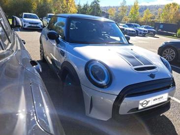 Mini Electric Cooper SE — photo 7