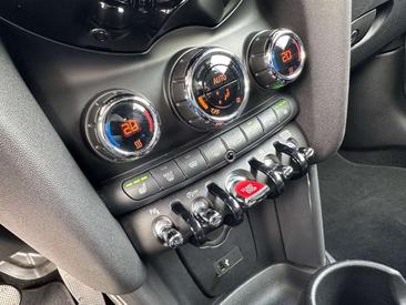 Mini Cabrio COOPER — photo 20