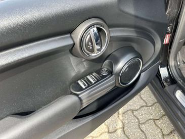 Mini Cabrio COOPER — photo 23