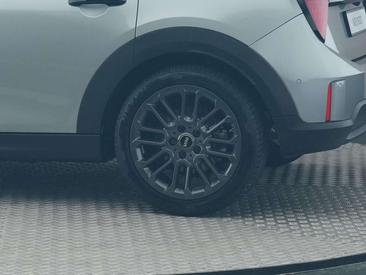 Mini 5 Portes Essential Cooper S — photo 17